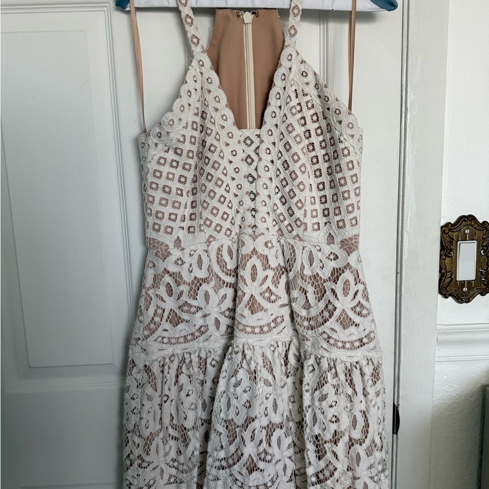 BCBGMaxAzria White Lace Dress Size 8 Halter Fit & Flare Mini  Summer NWOT - Picture 5 of 15